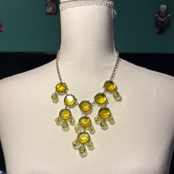 Jewelry - Elegant Yellow Gemstone Necklace